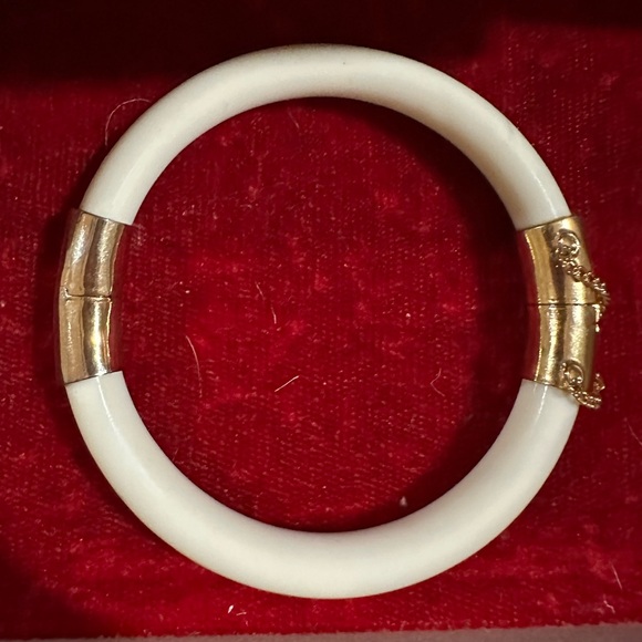 Vintage Peking Jade Cream Hinged Bangle - Picture 5 of 6